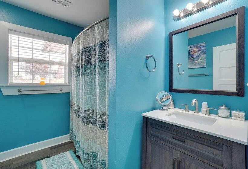 Table Rock Lake Home Fire Pit & Lake Views!