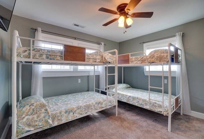 Table Rock Lake Home Fire Pit & Lake Views!