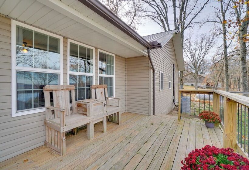 Table Rock Lake Home Fire Pit & Lake Views!