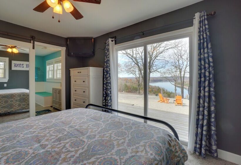 Table Rock Lake Home Fire Pit & Lake Views!