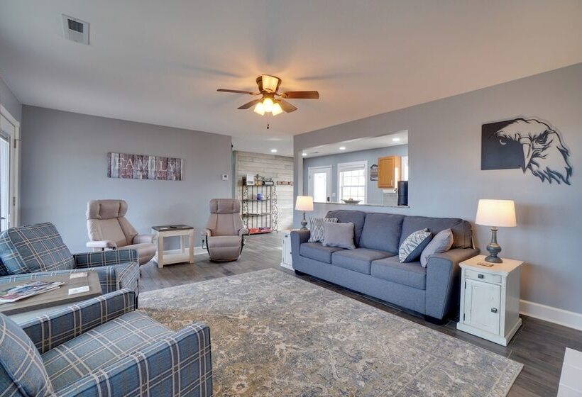 Table Rock Lake Home Fire Pit & Lake Views!