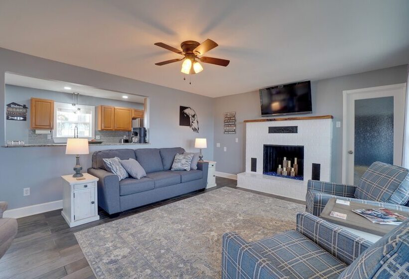 Table Rock Lake Home Fire Pit & Lake Views!