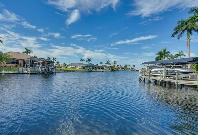 Private Pool: Modern Canalfront Home In Cape Coral