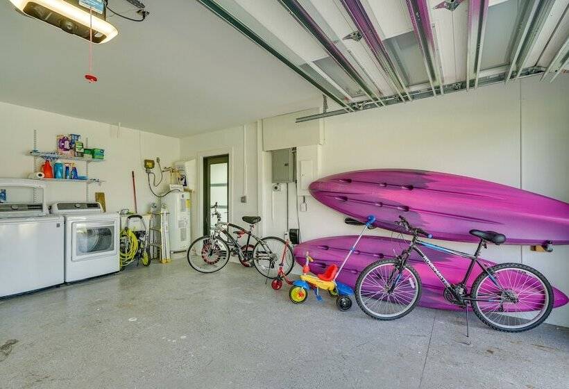 Private Pool: Modern Canalfront Home In Cape Coral