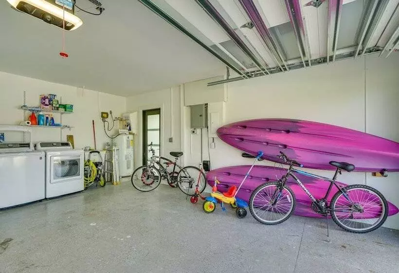 Private Pool: Modern Canalfront Home In Cape Coral