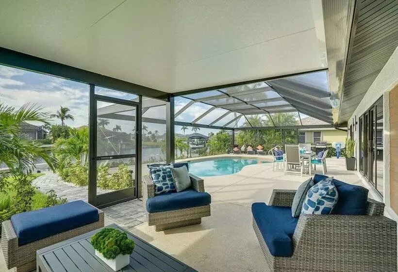 Private Pool: Modern Canalfront Home In Cape Coral