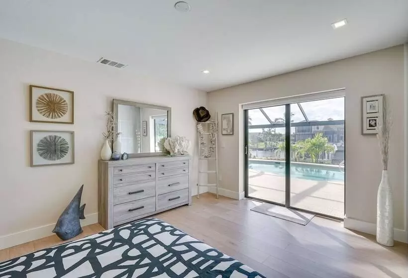 Private Pool: Modern Canalfront Home In Cape Coral