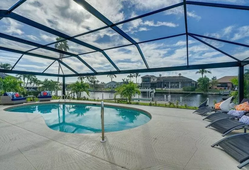 Private Pool: Modern Canalfront Home In Cape Coral