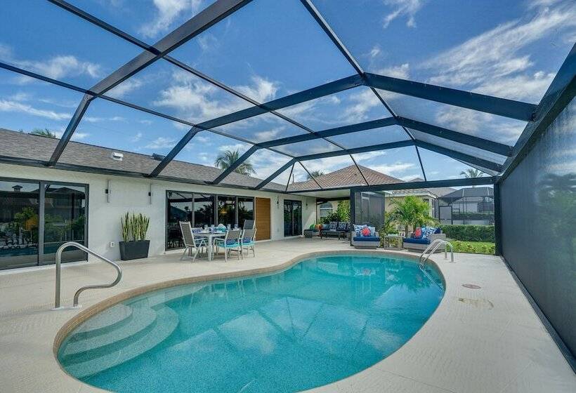 Private Pool: Modern Canalfront Home In Cape Coral