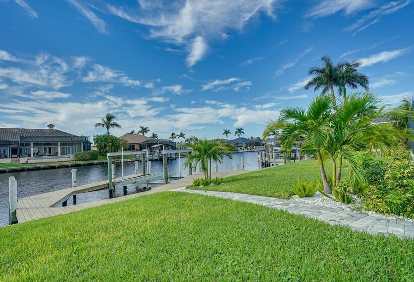 Private Pool: Modern Canalfront Home In Cape Coral