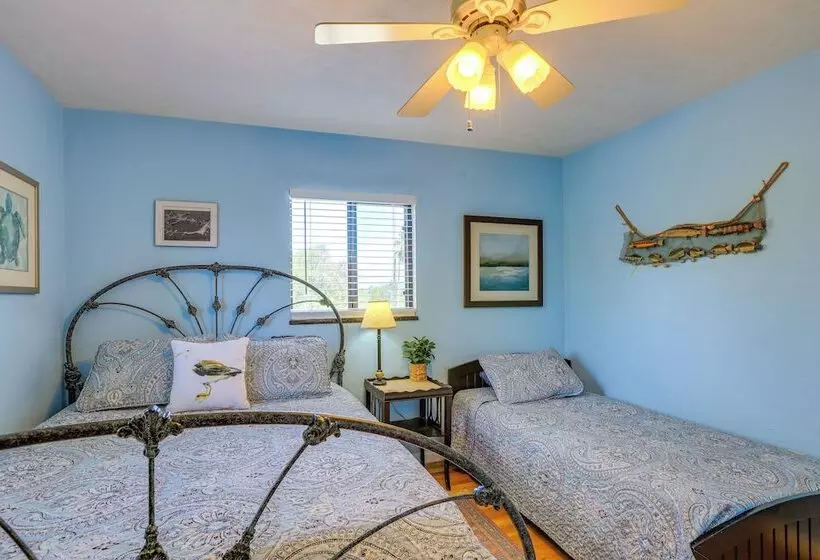 Waterfront Cedar Key Duplex Home: Grill & Dock!