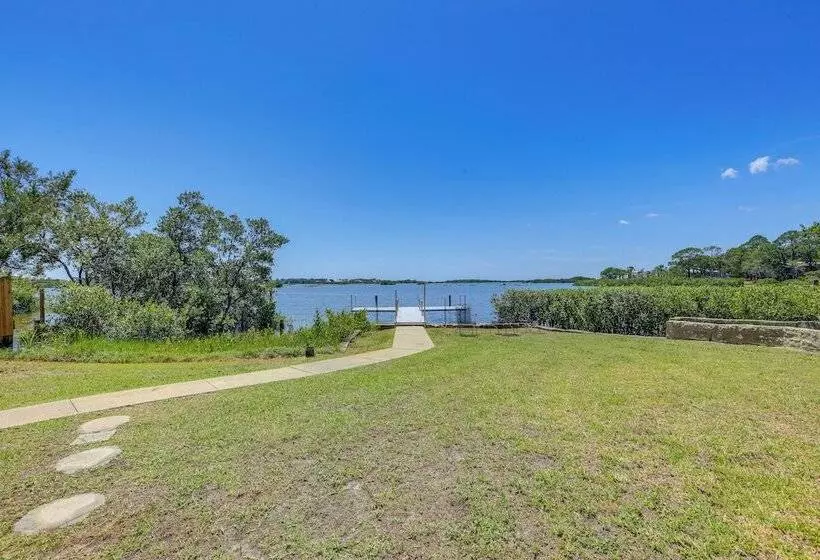 Waterfront Cedar Key Duplex Home: Grill & Dock!