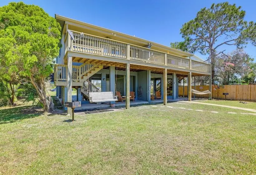 Waterfront Cedar Key Duplex Home: Grill & Dock!