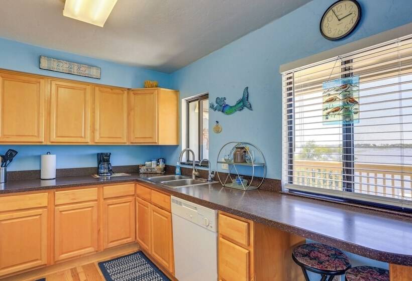 Waterfront Cedar Key Duplex Home: Grill & Dock!