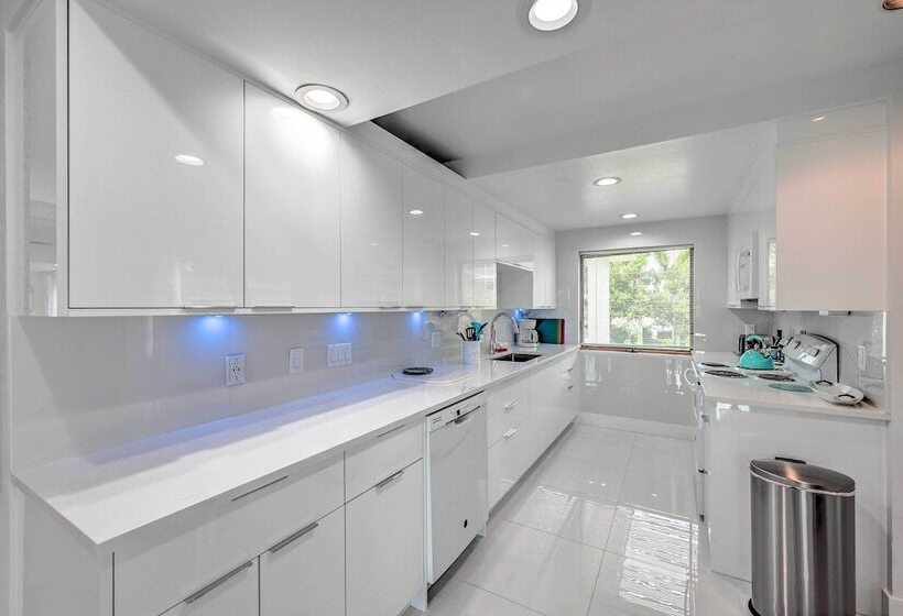 Waterfront Marco Island House With Shared Dock!