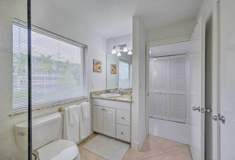 Waterfront Marco Island House With Shared Dock!