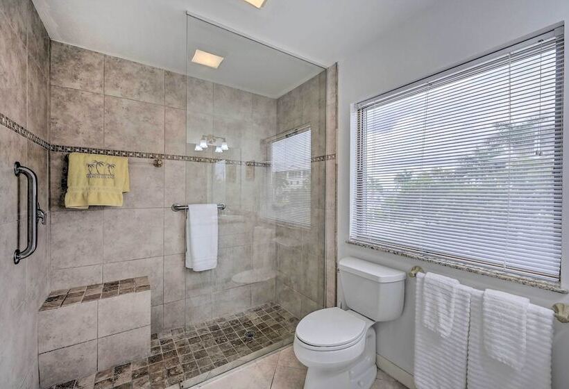 Waterfront Marco Island House With Shared Dock!