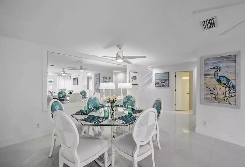 Waterfront Marco Island House With Shared Dock!