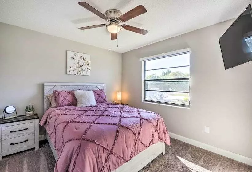 Waterfront Port Richey House W/ Heated Pool!