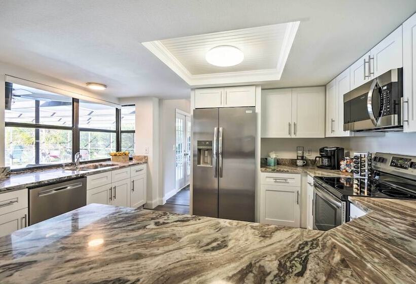 Waterfront Port Richey House W/ Heated Pool!