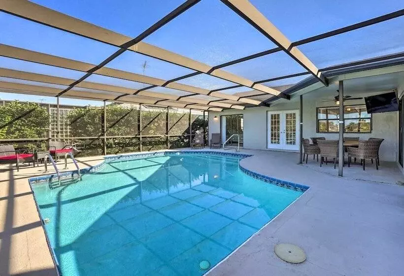 Waterfront Port Richey House W/ Heated Pool!