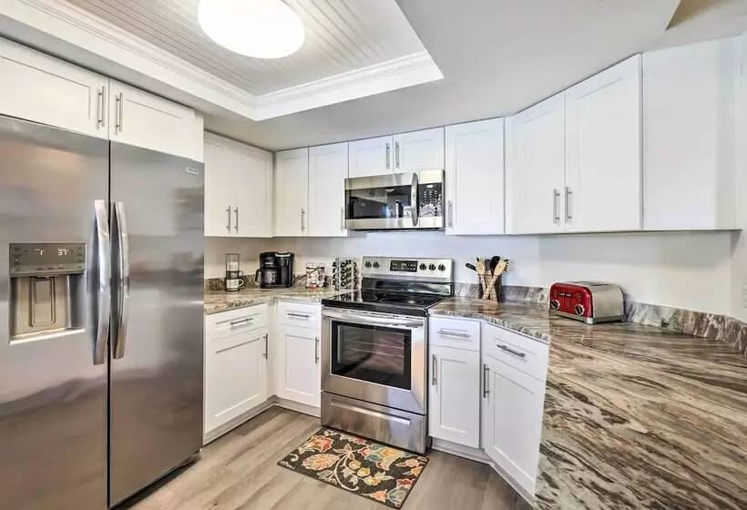 Waterfront Port Richey House W/ Heated Pool!