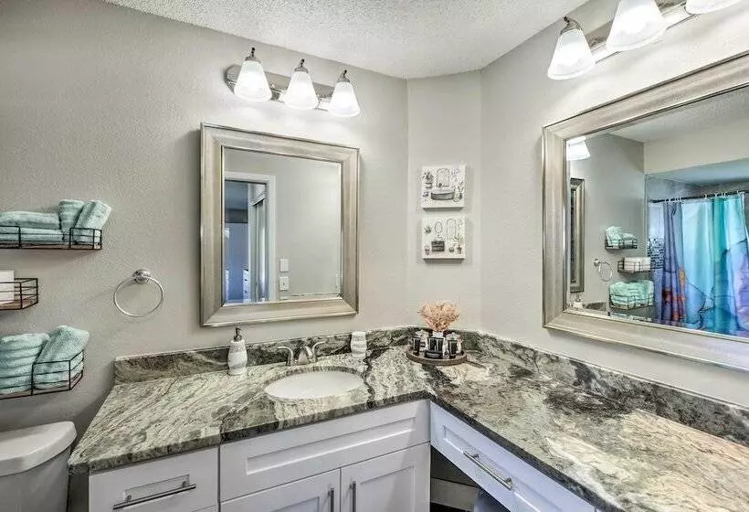 Waterfront Port Richey House W/ Heated Pool!