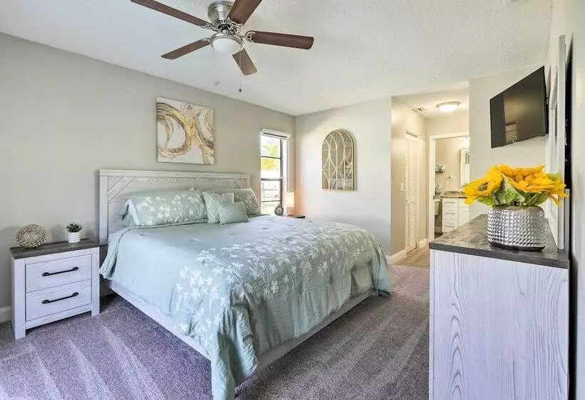 Waterfront Port Richey House W/ Heated Pool!