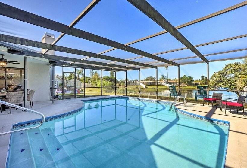 Waterfront Port Richey House W/ Heated Pool!