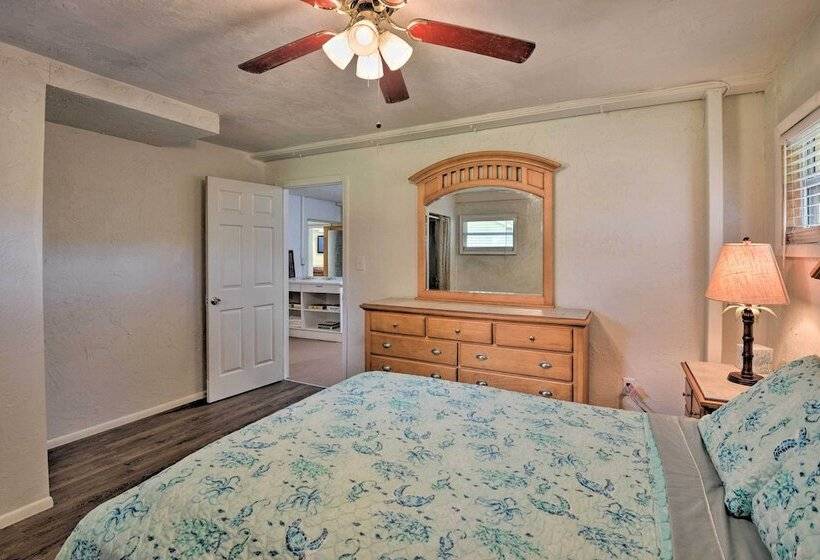 Waterfront Welaka Escape W/ Private Docks!