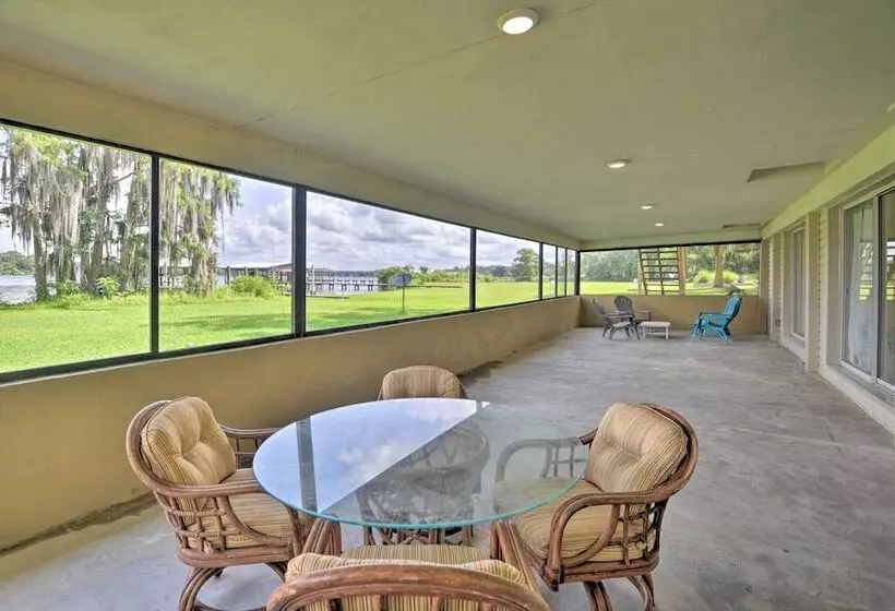 Waterfront Welaka Escape W/ Private Docks!