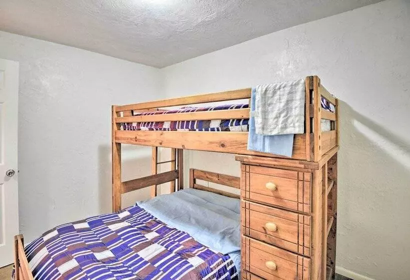 Waterfront Welaka Escape W/ Private Docks!