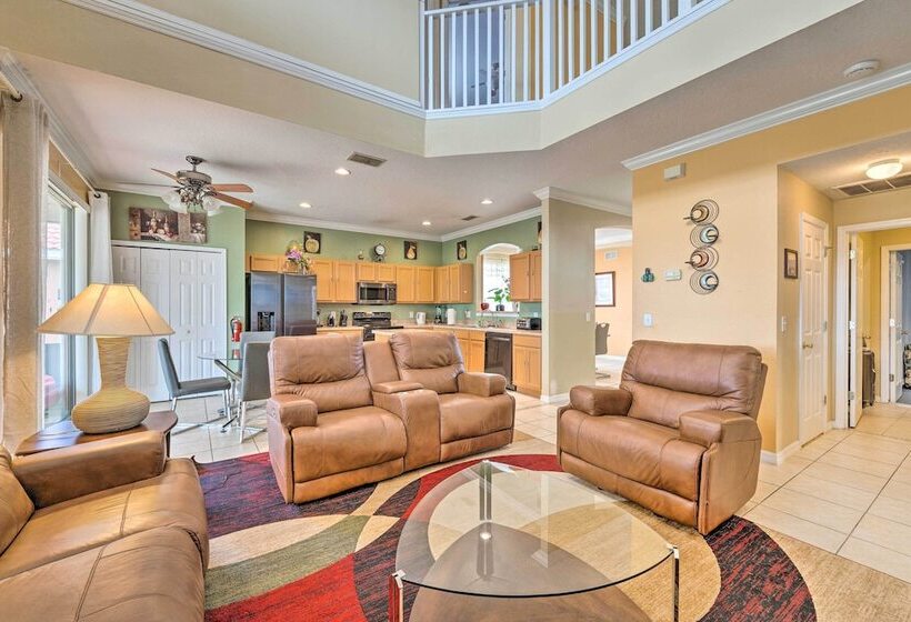 Spacious Family Home W/ Spa In Davenport!