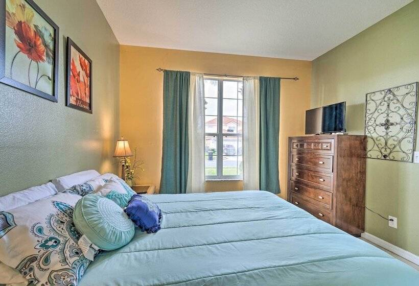 Spacious Family Home W/ Spa In Davenport!