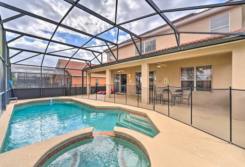 Spacious Family Home W/ Spa In Davenport!