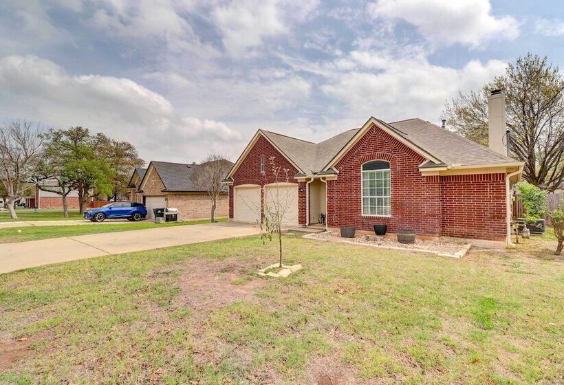 Airy Georgetown Home W/ Fire Pit!