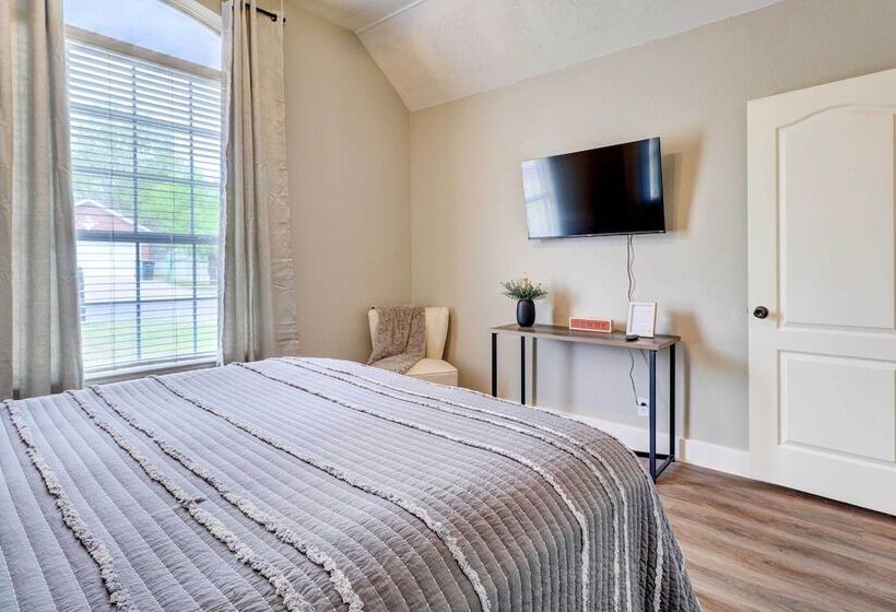 Airy Georgetown Home W/ Fire Pit!