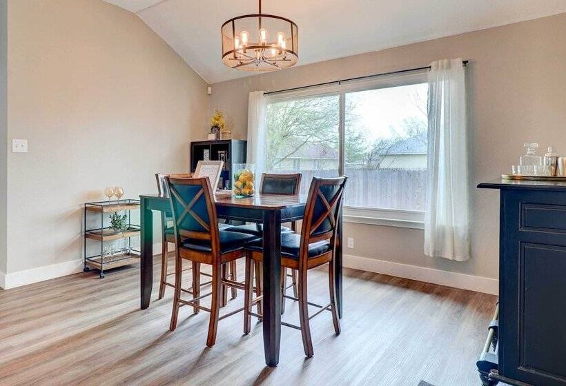 Airy Georgetown Home W/ Fire Pit!