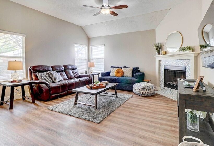 Airy Georgetown Home W/ Fire Pit!