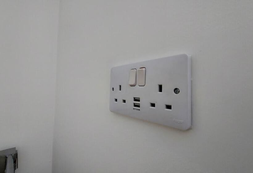 Общежитие Booktown Bunkhouse