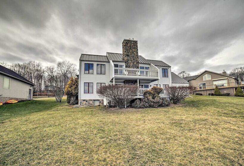 Alpine Lake Resort Home: Stunning Lake Views!