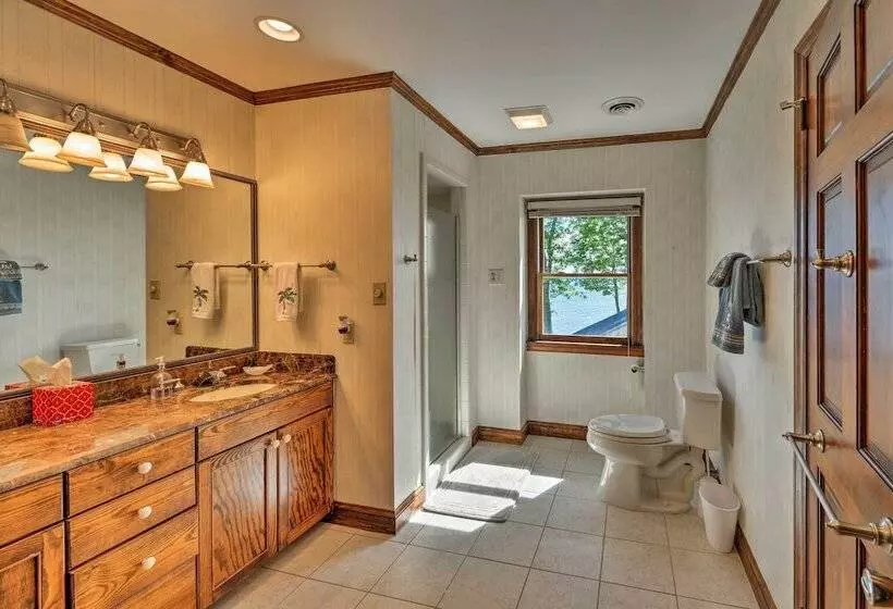 Bayfront Blounts Creek Home: Private Beach + Dock!