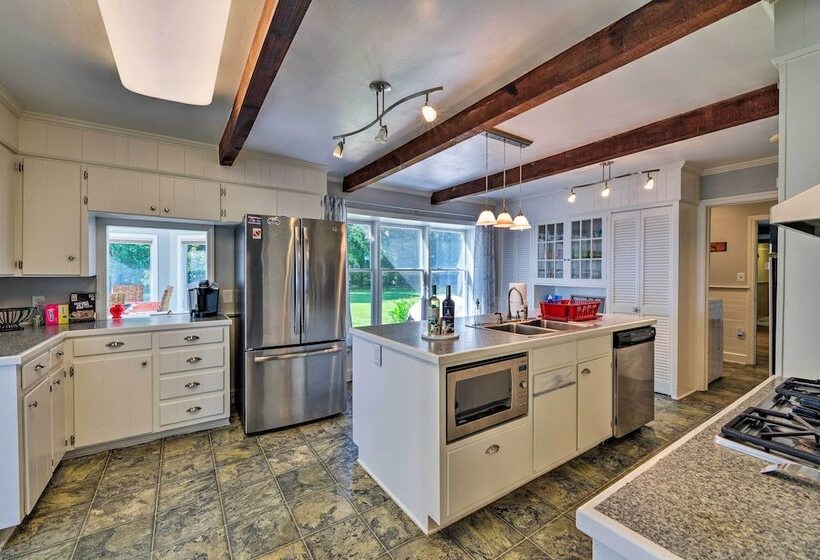 Bayfront Blounts Creek Home: Private Beach + Dock!