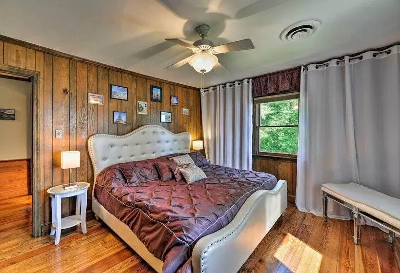 Bayfront Blounts Creek Home: Private Beach + Dock!