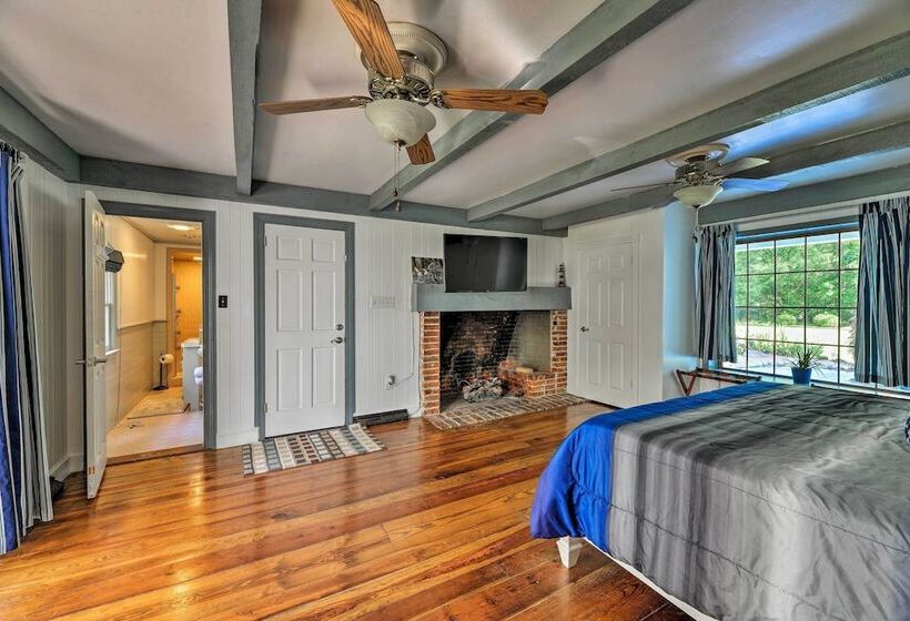 Bayfront Blounts Creek Home: Private Beach + Dock!