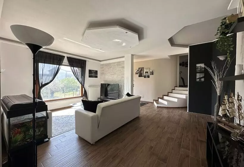 Aamiaismajoitus (B&B) Villa Ma Ya