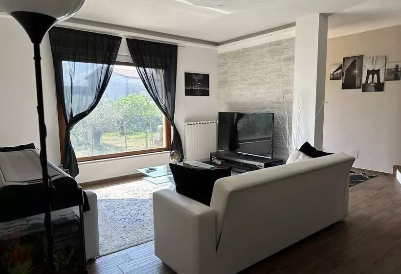 Aamiaismajoitus (B&B) Villa Ma Ya