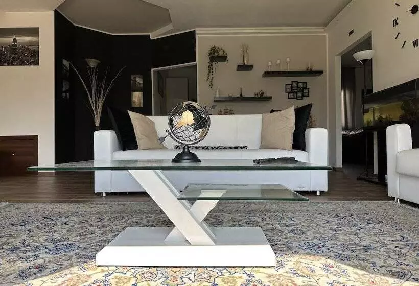 Aamiaismajoitus (B&B) Villa Ma Ya