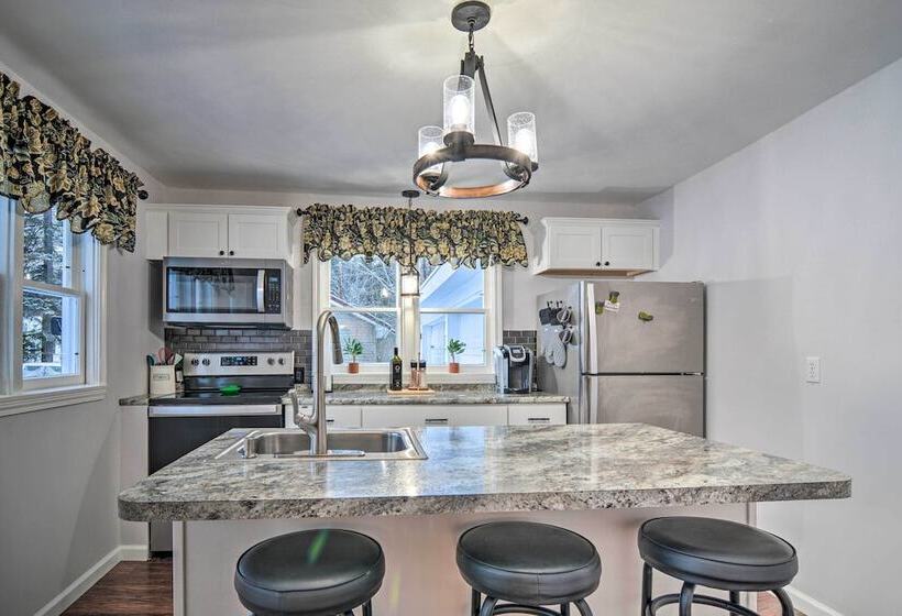 Bellaire Home W/ Yard ~ 4 Miles To Torch Lake