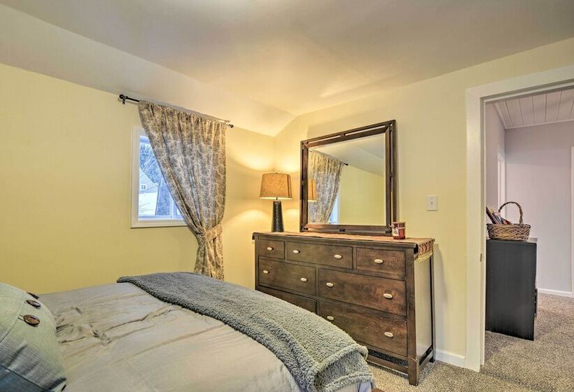 Bellaire Home W/ Yard ~ 4 Miles To Torch Lake